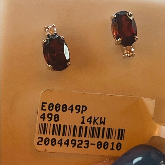 14k white gold genuine garnet & natural diamonds .. - Picture 2 of 2